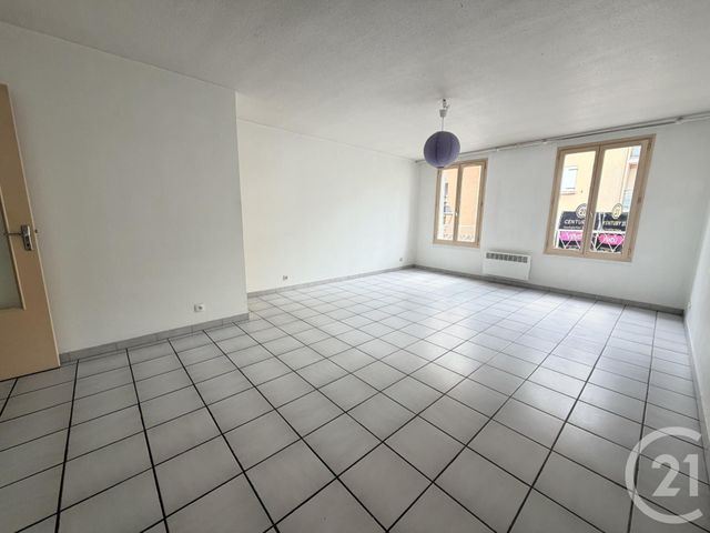 Appartement F3 à vendre - 3 pièces - 75.6 m2 - VOIRON - 38 - RHONE-ALPES - Century 21 Immobilier Voiron