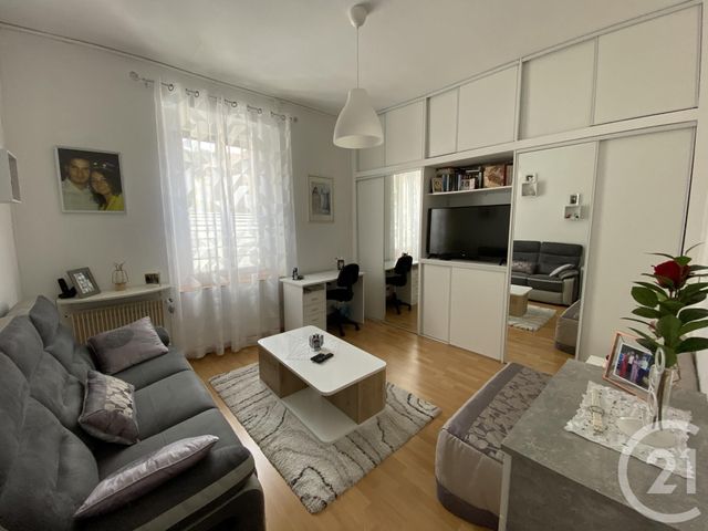 Afficher la photo en grand Appartement F3 à vendre - 3 pièces - 62.83 m2 - VOIRON - 38 - RHONE-ALPES - Century 21 Immobilier Voiron