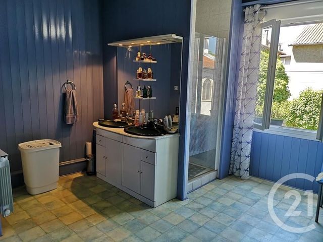 Afficher la photo en grand immeuble à vendre - 420.6 m2 - LE GRAND LEMPS - 38 - RHONE-ALPES - Century 21 Immobilier Voiron