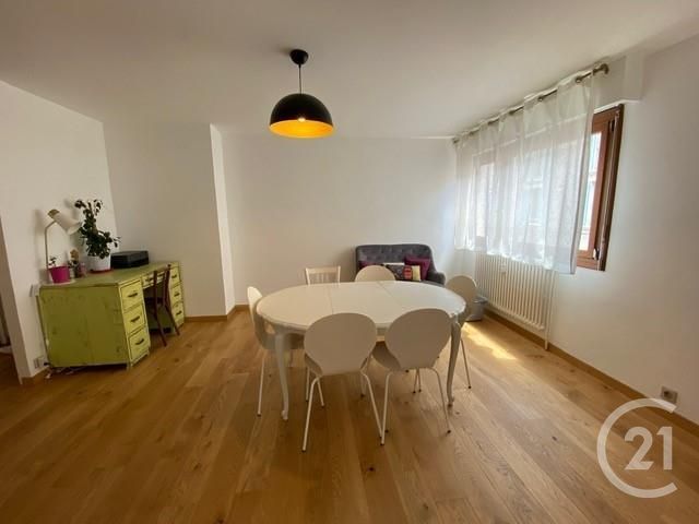 Afficher la photo en grand Appartement F5 à vendre - 5 pièces - 94.63 m2 - VOIRON - 38 - RHONE-ALPES - Century 21 Immobilier Voiron