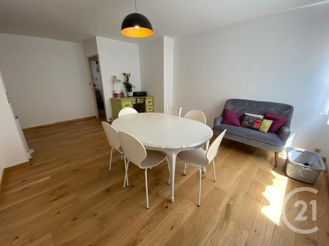 Afficher la photo en grand Appartement F5 à vendre - 5 pièces - 94.63 m2 - VOIRON - 38 - RHONE-ALPES - Century 21 Immobilier Voiron