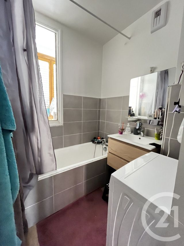 Appartement F3 à vendre - 3 pièces - 79.13 m2 - VOIRON - 38 - RHONE-ALPES - Century 21 Immobilier Voiron