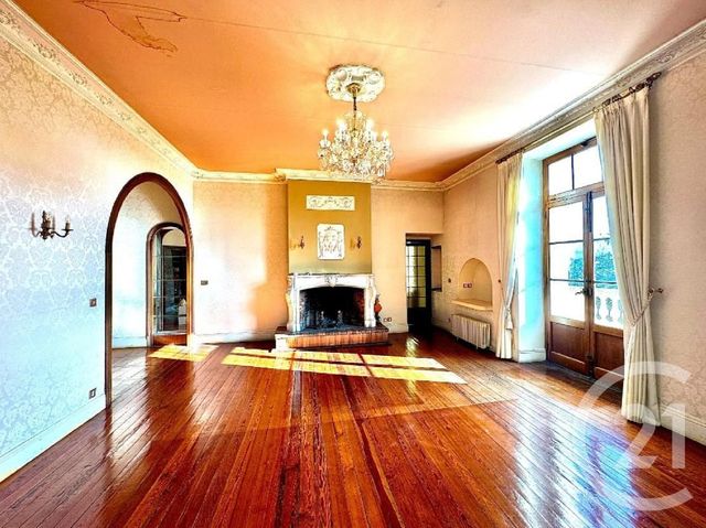 Afficher la photo en grand Appartement T6 à vendre - 5 pièces - 202.02 m2 - VOIRON - 38 - RHONE-ALPES - Century 21 Immobilier Voiron