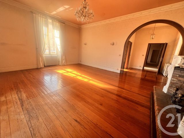 Afficher la photo en grand Appartement T6 à vendre - 5 pièces - 202.02 m2 - VOIRON - 38 - RHONE-ALPES - Century 21 Immobilier Voiron