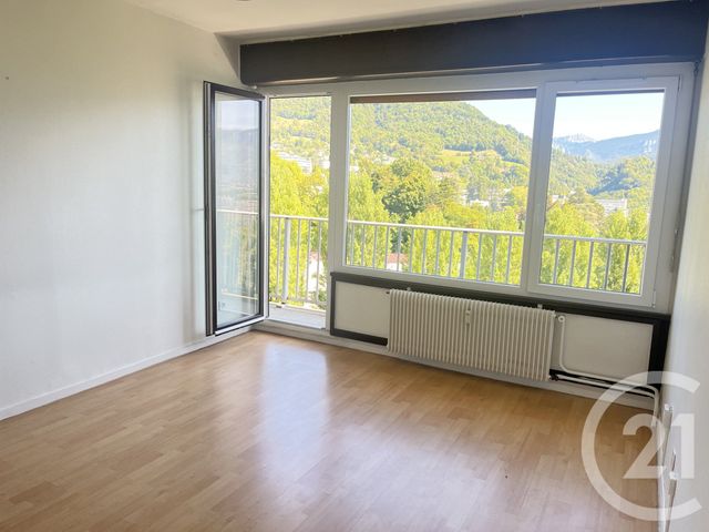 Appartement F2 à vendre - 2 pièces - 51.7 m2 - VOIRON - 38 - RHONE-ALPES - Century 21 Immobilier Voiron