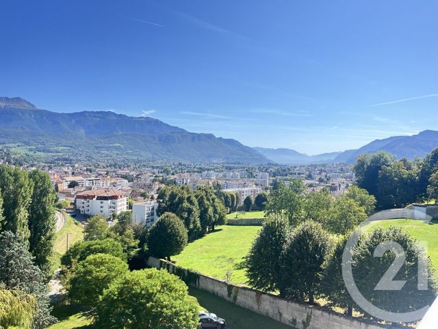 Appartement F2 à vendre - 2 pièces - 51.7 m2 - VOIRON - 38 - RHONE-ALPES - Century 21 Immobilier Voiron