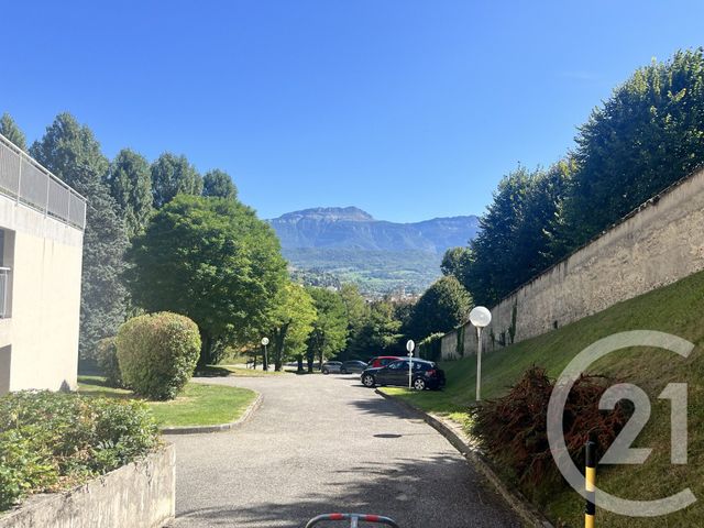 Appartement F2 à vendre - 2 pièces - 51.7 m2 - VOIRON - 38 - RHONE-ALPES - Century 21 Immobilier Voiron