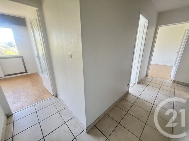 Appartement F2 à vendre - 2 pièces - 51.7 m2 - VOIRON - 38 - RHONE-ALPES - Century 21 Immobilier Voiron