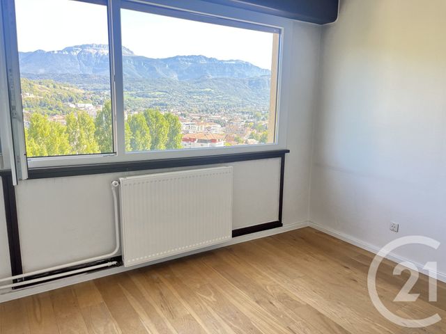 Appartement F2 à vendre - 2 pièces - 51.7 m2 - VOIRON - 38 - RHONE-ALPES - Century 21 Immobilier Voiron