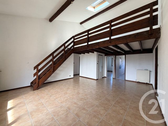 Appartement F5 à vendre - 5 pièces - 107.56 m2 - MOIRANS - 38 - RHONE-ALPES - Century 21 Immobilier Voiron