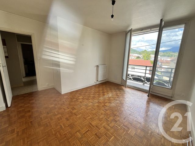Appartement F2 à vendre - 2 pièces - 40.61 m2 - VOIRON - 38 - RHONE-ALPES - Century 21 Immobilier Voiron