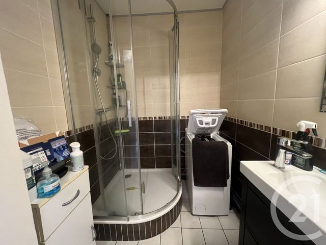 Afficher la photo en grand Appartement F3 à vendre - 3 pièces - 60.0 m2 - VOIRON - 38 - RHONE-ALPES - Century 21 Immobilier Voiron