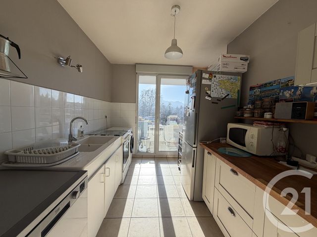Appartement F3 à vendre - 3 pièces - 68.0 m2 - VOIRON - 38 - RHONE-ALPES - Century 21 Immobilier Voiron
