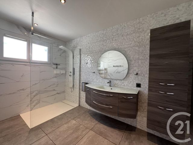 maison à vendre - 5 pièces - 135.0 m2 - MASSIEU - 38 - RHONE-ALPES - Century 21 Immobilier Voiron