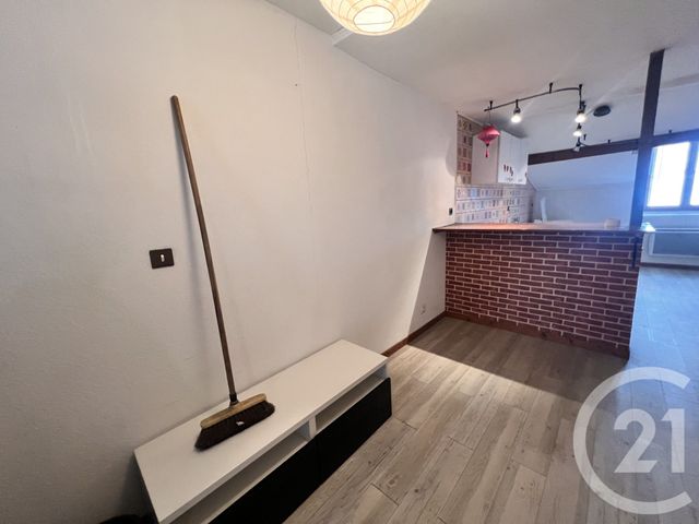 Appartement F2 à vendre - 2 pièces - 62.0 m2 - VOIRON - 38 - RHONE-ALPES - Century 21 Immobilier Voiron