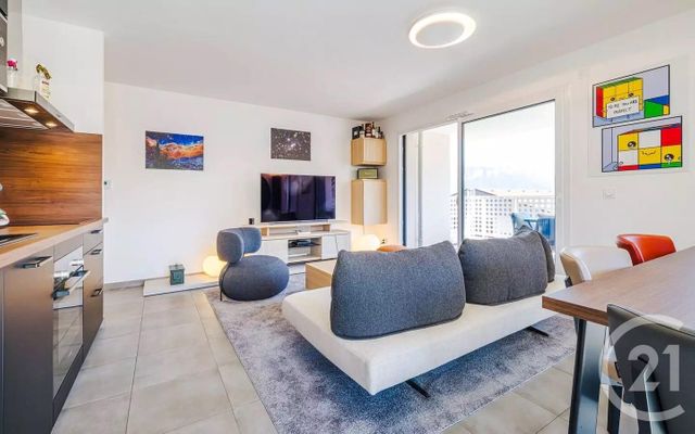Appartement T3 à vendre - 3 pièces - 65.9 m2 - VOIRON - 38 - RHONE-ALPES - Century 21 Immobilier Voiron