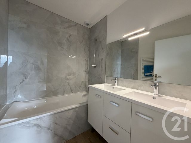 maison à vendre - 5 pièces - 132.0 m2 - VOIRON - 38 - RHONE-ALPES - Century 21 Immobilier Voiron