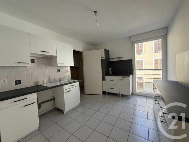 Appartement T4 à vendre - 4 pièces - 100.0 m2 - VOIRON - 38 - RHONE-ALPES - Century 21 Immobilier Voiron