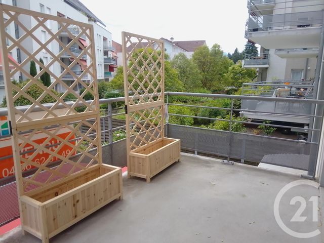 Appartement T4 à vendre - 4 pièces - 100.0 m2 - VOIRON - 38 - RHONE-ALPES - Century 21 Immobilier Voiron