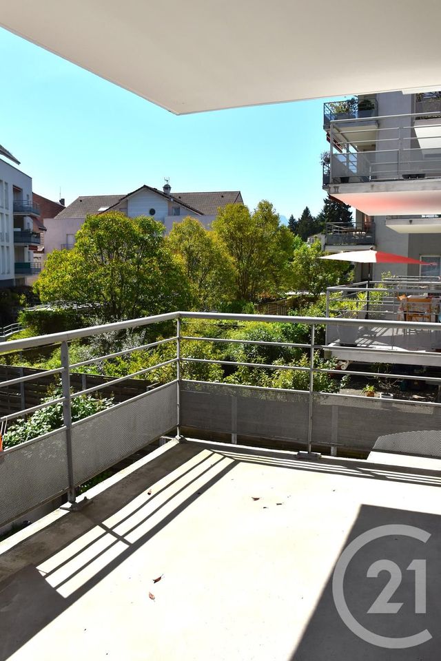 Appartement T4 à vendre - 4 pièces - 100.0 m2 - VOIRON - 38 - RHONE-ALPES - Century 21 Immobilier Voiron