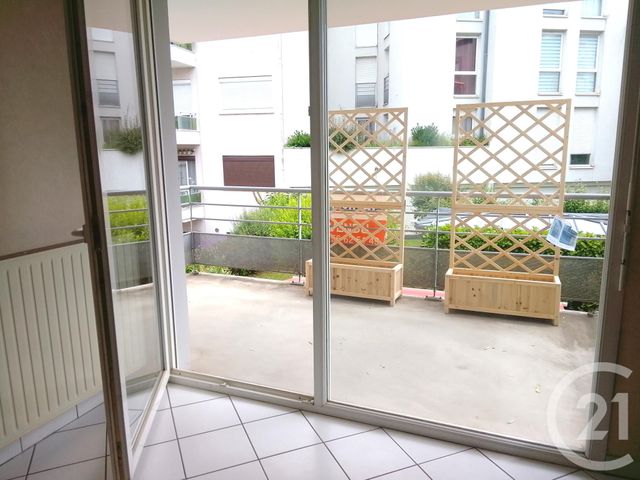 Appartement T4 à vendre - 4 pièces - 100.0 m2 - VOIRON - 38 - RHONE-ALPES - Century 21 Immobilier Voiron