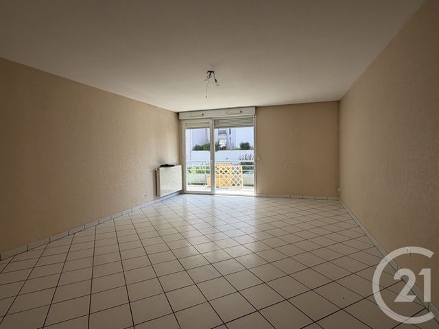 Appartement T4 à vendre - 4 pièces - 100.0 m2 - VOIRON - 38 - RHONE-ALPES - Century 21 Immobilier Voiron