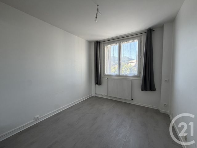 Appartement F5 à vendre - 5 pièces - 88.0 m2 - VOIRON - 38 - RHONE-ALPES - Century 21 Immobilier Voiron