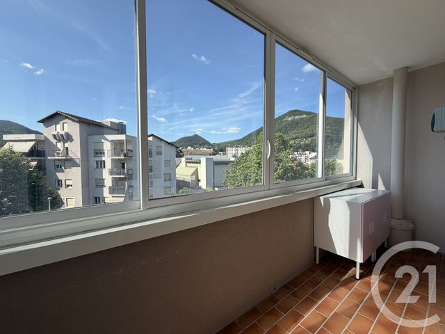 Appartement F5 à vendre - 5 pièces - 88.0 m2 - VOIRON - 38 - RHONE-ALPES - Century 21 Immobilier Voiron