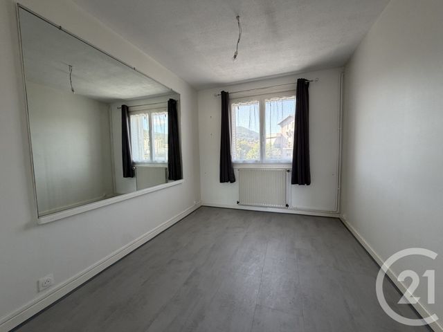 Appartement F5 à vendre - 5 pièces - 88.0 m2 - VOIRON - 38 - RHONE-ALPES - Century 21 Immobilier Voiron