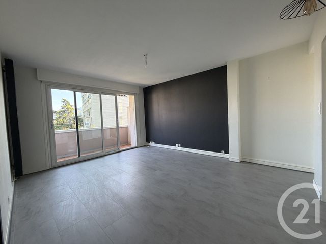 Appartement F5 à vendre - 5 pièces - 88.0 m2 - VOIRON - 38 - RHONE-ALPES - Century 21 Immobilier Voiron