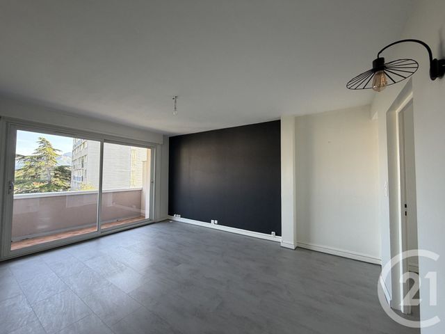 Appartement F5 à vendre - 5 pièces - 88.0 m2 - VOIRON - 38 - RHONE-ALPES - Century 21 Immobilier Voiron