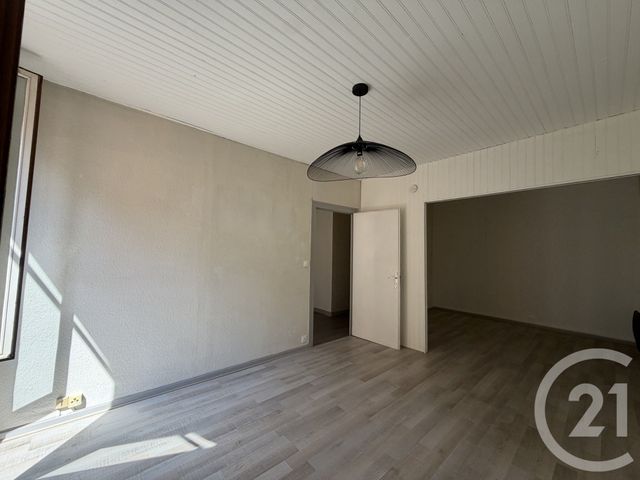 Appartement T1 à vendre - 1 pièce - 42.0 m2 - VOIRON - 38 - RHONE-ALPES - Century 21 Immobilier Voiron