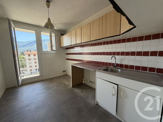 Appartement T3 à vendre - 3 pièces - 55.43 m2 - ST MARTIN LE VINOUX - 38 - RHONE-ALPES - Century 21 Immobilier Voiron