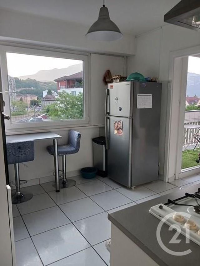Appartement F4 à vendre - 4 pièces - 76.65 m2 - VOIRON - 38 - RHONE-ALPES - Century 21 Immobilier Voiron