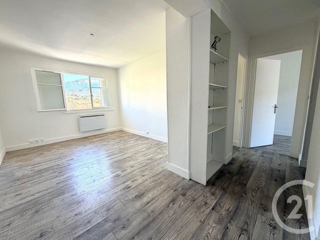 Appartement F3 à vendre - 3 pièces - 49.75 m2 - VOIRON - 38 - RHONE-ALPES - Century 21 Immobilier Voiron